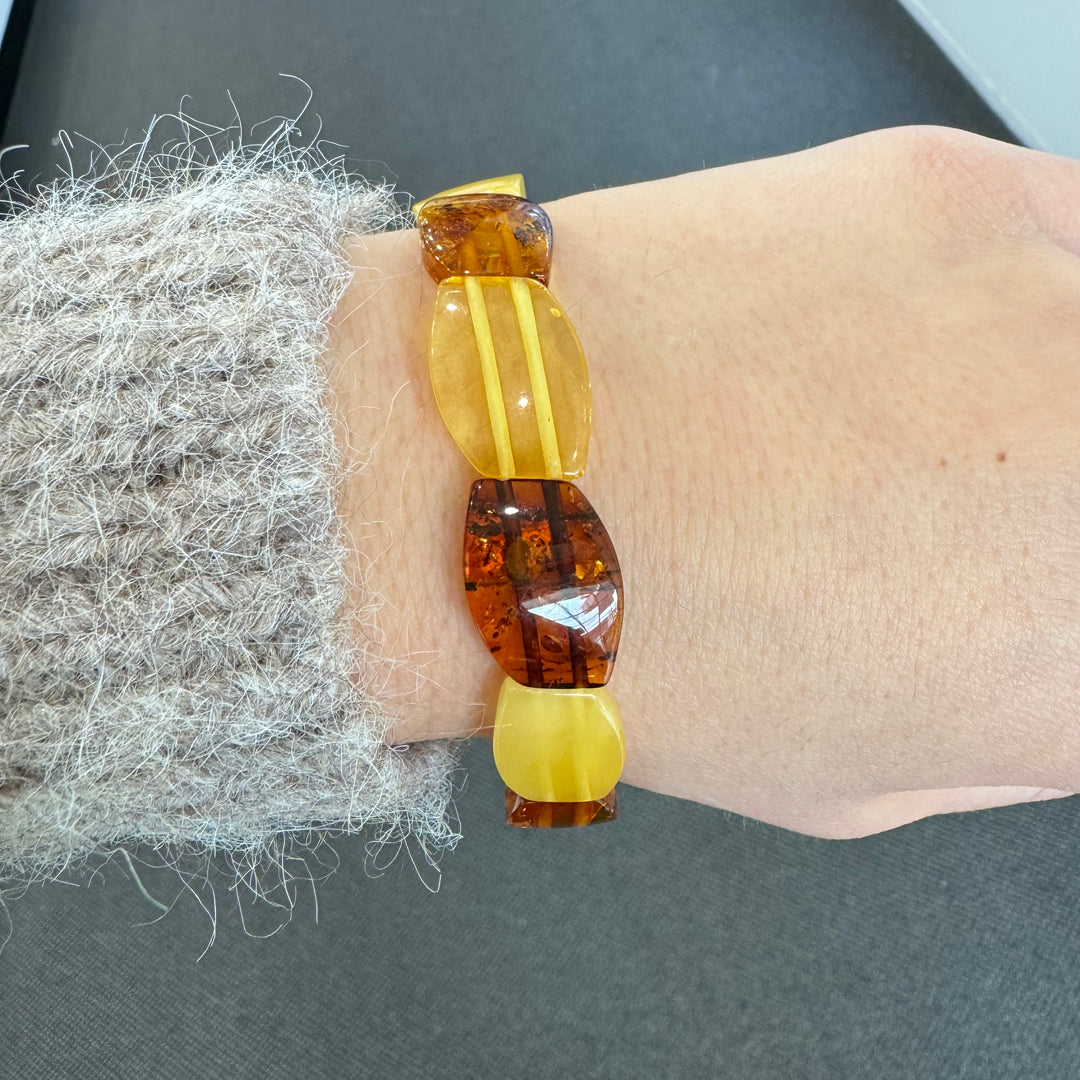 Multi-Coloured Baltic Amber Bracelet LJ9713